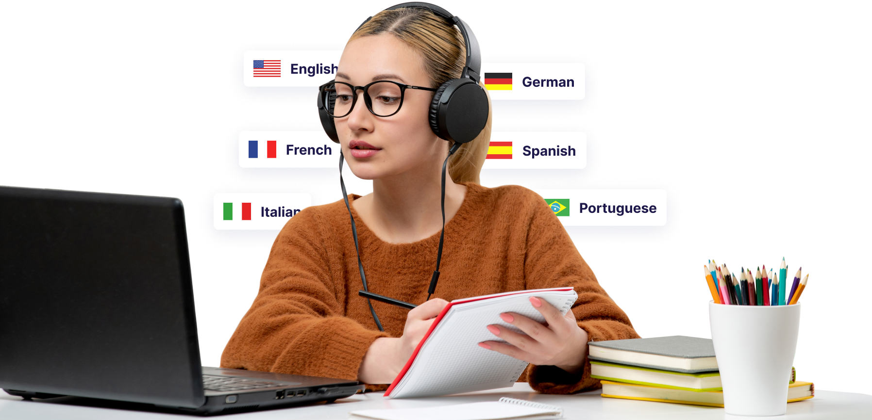 Rapid Translateのグラフィックは、英語、フランス語、ドイツ語などの言語ラベルに囲まれ、ノートパソコンで作業しながらメモを取るヘッドホンをつけた翻訳者。