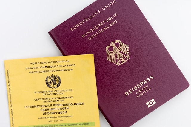 Official documents that are written in German.